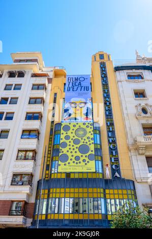 Fassade des Rialto-Theaters auf der Plaza del Ayuntamiento oder dem Rathausplatz in Valencia, Spanien Stockfoto