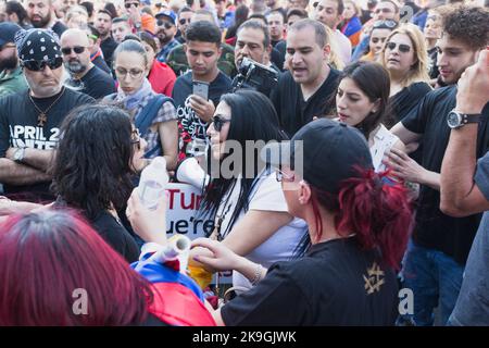 Ein Protest vor dem türkischen Konsulat vor dem Armenischen Konsulat am Tag des Gedenkens an den Völkermord an den Armeniern Stockfoto