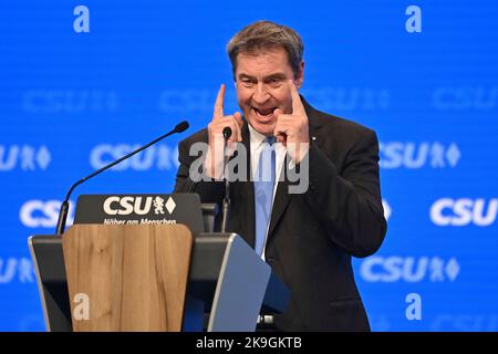 Augsburg, Deutschland. 28. Oktober 2022. Markus SOEDER (Ministerpräsident von Bayern und CSU-Vorsitzender), Rede, Geste, CSU-Parteikonferenz 2022 am 28.. Und 29.. Oktober 2022 auf dem Messegelände Augsburg? Kredit: dpa/Alamy Live Nachrichten Stockfoto