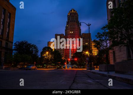 Downtown Buffalo nach dem Sonnenuntergang Stockfoto