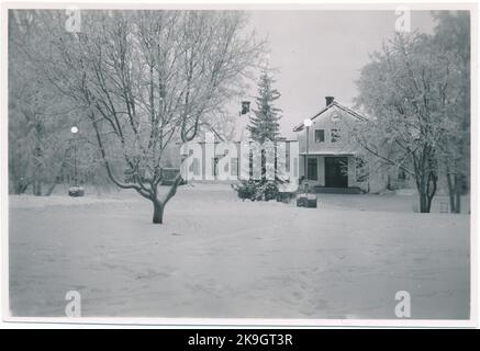 Luleå Bahnhofshaus in Wintergarbe. Stockfoto