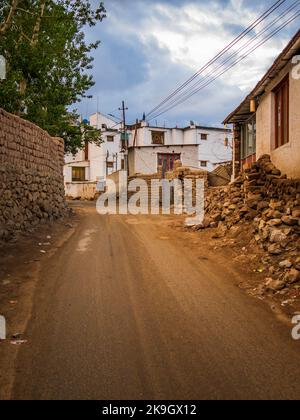 Ladakh, Indien - Juni 18,2022 : Straßen rund um Leh Stadt. Stadtbild von Leh. Stockfoto