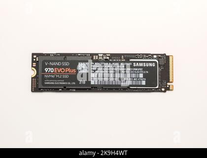 Newcastle Großbritannien: 16.. Oktober 2022: Nahaufnahme einer sehr schnellen NVME Samsung SSD Festplatte Stockfoto