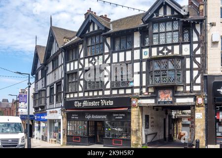 TUDOR-Fachwerkgebäude, Bridgegate, Rotherham, South Yorkshire, England, Vereinigtes Königreich Stockfoto