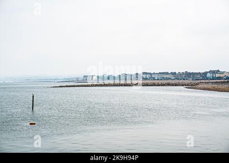 Blick über die Morecambe Bay von der Promenade Stockfoto