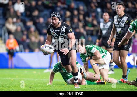 Leeds, Großbritannien. 28.. Oktober 2022 - Rugby League World Cup Neuseeland vs. Irland im Headingley Stadium, Leeds, UK - Jahrome Hughes of New Zealand gibt einen Versuch zurück Credit: Dean Williams/Alamy Live News Stockfoto