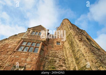 Blick auf eine Burgmauer in Tamworth, Staffordshire, Großbritannien Stockfoto