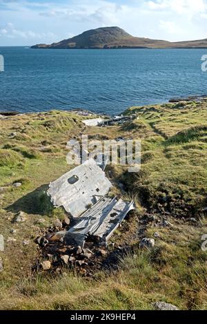 Wrack eines Catalina-Flugbootes, das 1944 während des Zweiten Weltkriegs auf der Insel Vatersay abgestürzt ist. Stockfoto