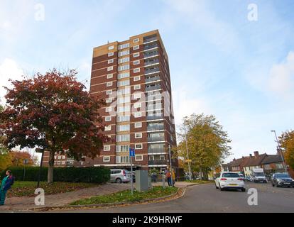 Großer Wohnblock in Tamworth, Großbritannien Stockfoto