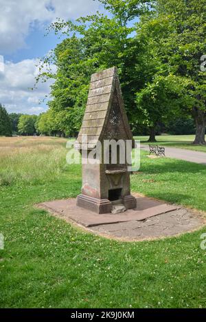 Historischer Wasserbrunnen (Thompson Trinkbrunnen) Llandaff Fields Cardiff South Wales Großbritannien Stockfoto