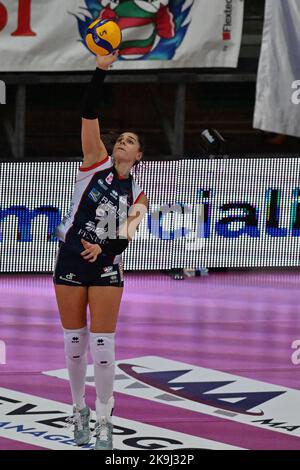 Pala Ubi Banca, Cuneo, Italien, 27. Oktober 2022, Villani (Chieri) während des Cuneo Granda Volley gegen reale Mutua Fenera Chieri ’76 - Volleyball Stockfoto