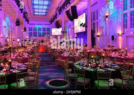 Die jährliche Hulaween-Gala 26. der NYRP in der Cipriani South Street am 28. Oktober 2022 in New York City. Stockfoto