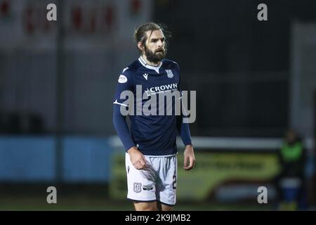 Ochilview Park, Larbert. 28. Oktober 2022. Scottish Championship Football; Queens Park versus Dundee; Cillian Sheridan von Dundee Credit: Action Plus Sports/Alamy Live News Stockfoto