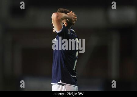 Ochilview Park, Larbert. 28. Oktober 2022. Fußball der schottischen Meisterschaft; Queens Park gegen Dundee; Cammy Kerr von Dundee ist am Ende des Spiels bestürzt Credit: Action Plus Sports/Alamy Live News Stockfoto