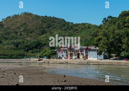 Der Yeung Hau Tempel, erbaut 1699, in Tai O, am westlichen Ende des Tung O Ancient Trail, Lantau Island, Hong Kong Stockfoto