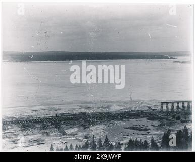 Quay-Gebäude auf Svartön am Bahnhof Luleå. Bereits 1883 begannen die Bauarbeiten für die Luleå Gällivare-Eisenbahn - Luossavaara - Victoriahamn in Svartön bei Luleå. Es dauerte fast 6 Jahre, bis der erste Erzzug 1888 nach Luleå abfuhr. Die Strecke wurde von der Schweden & Norwegen Railway gebaut. Stockfoto