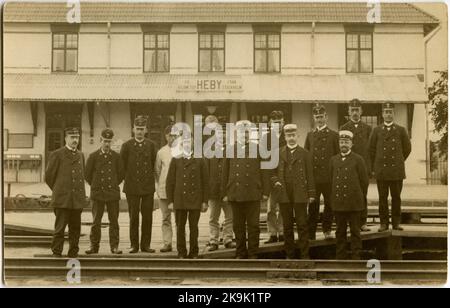 Der Bahnhof wurde 1874 gebaut. 1934 wurde das Bahnhofshaus wieder aufgebaut. Stockfoto