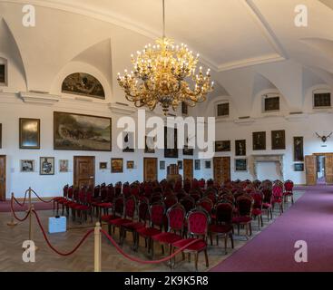 Bojnice, Slowakei - 26. September 2022: Blick auf die Hunyadi-Halle im historischen Schloss Bojnice in der Slowakei Stockfoto
