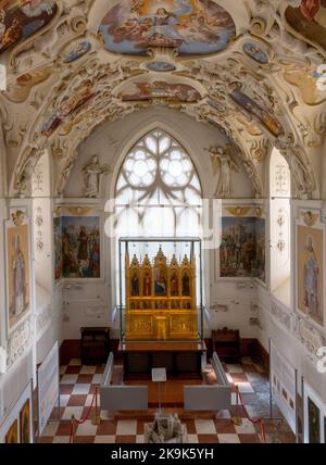 Bojnice, Slowakei - 26. September 2022: Die Schlosskapelle im Inneren der Burg Bojnice Stockfoto