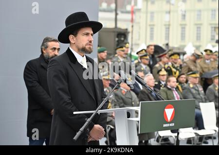 Wien, Österreich. 26. Okt. 2022. Österreichischer Nationalfeiertag 2022 in Wien am Heldenplatz. Rabbi Shlomo Hofmeister Stockfoto