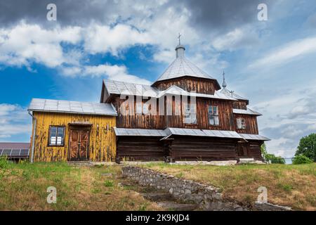 Eine schöne griechisch-katholische Holzkirche. Chotylub, Polen Stockfoto