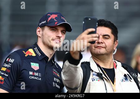 MEXIKO-Stadt, Mexiko. 28. Oktober 2022. #1, Max VERSTAPPEN, NDL, Oracle Red Bull Racing während des Großen Preises von Mexiko F1 im Magdalena Mixhuca Park im Autodromo Hernando Rodriguez, Formel 1 Grand Prix von Mexiko, F1 GP von Mexiko, Formel 1 in Mexiko, Grand Prix du Mexique de Formule 1, gebührenpflichtig, Copyright © QIAN Jun/ATP images Credit: SPP Sport Press Photo. /Alamy Live News Stockfoto