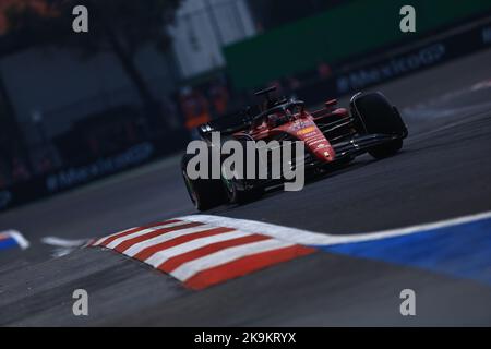 MEXIKO-Stadt, Mexiko. 28. Oktober 2022. #16, Charles LECLERC, MCO, Team Scuderia Ferrari, während des Großen Preises von Mexiko F1 im Magdalena Mixhuca Park im Autodromo Hernando Rodriguez, Formel 1 Grand Prix von Mexiko, F1 Mexikanischer GP, Formel 1 in Mexiko, Grand Prix du Mexique de Formule 1, gebührenpflichtige Abbildung, Copyright © QIAN Jun/ATP images Credit: SPP Sport Press Photo. /Alamy Live News Stockfoto