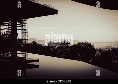 Dieses Foto wurde mit einer professionellen Drohnen-Kamera aufgenommen, die die Schönheit der Landschaft aus einer wirklich erhöhten Perspektive einfängt. Stockfoto