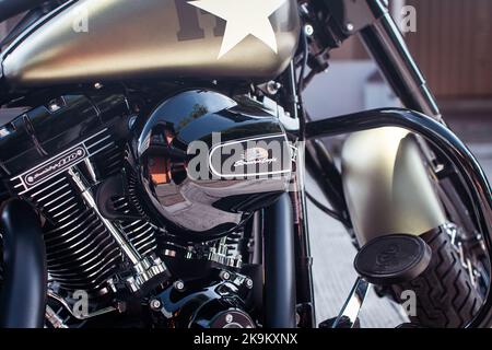 Dieses Foto wurde mit einer professionellen Drohnen-Kamera aufgenommen, die die Schönheit der Landschaft aus einer wirklich erhöhten Perspektive einfängt. Stockfoto