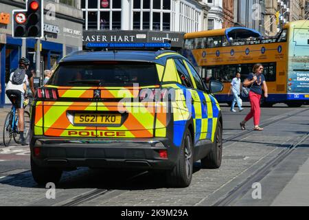 Police Scotland Peugeot 3008 Police Car Auf Der Princes Street Edinburgh Stockfoto