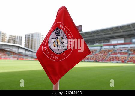 London, Großbritannien. 29. Oktober 2022. 29.. Oktober September 2022; GTECH Community Stadium, Brentford, London, England; Premier League Football, Brentford versus Wolves; Brentford-Eckflagge Credit: Action Plus Sports Images/Alamy Live News Stockfoto