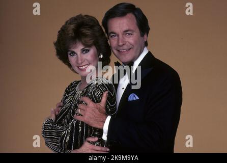 STEFANIE POWERS und ROBERT WAGNER in hart TO hart (1979) -Originaltitel: Hart TO hart-TV-. Kredit: COLUMBIA BILDER FERNSEHEN / Album Stockfoto