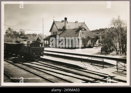 Bahnhof Spånga. Stockholm - Västerås - Bergslagen Railways, SWB Y3 79. Stockfoto