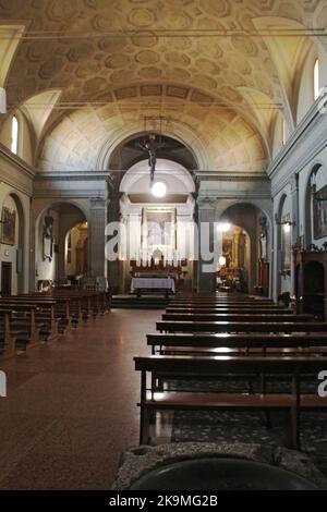 Dozza, Italien. Innenraum der Kirche der Heiligen Maria von der Himmelfahrt aus dem 15.. Jahrhundert. Stockfoto