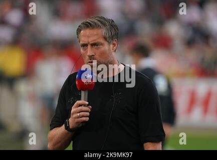 Stuttgart, Deutschland. 29. Oktober 2022. Fußball: Bundesliga, VfB Stuttgart - FC Augsburg, Matchday 12, Mercedes-Benz Arena Interimstrainer Michael Wimmer aus Stuttgart im Sky-Interview. Kredit: Hasan Bratic/dpa - WICHTIGER HINWEIS: Gemäß den Anforderungen der DFL Deutsche Fußball Liga und des DFB Deutscher Fußball-Bund ist es untersagt, im Stadion und/oder vom Spiel aufgenommene Fotos in Form von Sequenzbildern und/oder videoähnlichen Fotoserien zu verwenden oder zu verwenden./dpa/Alamy Live News Stockfoto