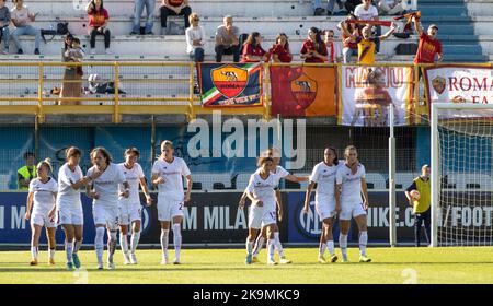 Mailand, Italien. 29. Oktober 2022. Roma feiert während Inter - FC Internazionale vs AS Roma, Italienisches Fußballspiel Serie A Frauen in Mailand, Italien, Oktober 29 2022 Kredit: Unabhängige Fotoagentur/Alamy Live News Stockfoto