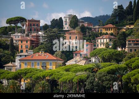 Santa Margherita Ligure ist eine Gemeinde (Gemeinde) in der Metropolstadt Genua in der italienischen Region Ligurien, etwa 35 Kilometer (22 m) entfernt Stockfoto