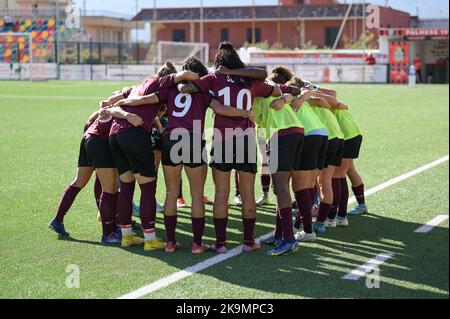 Pomigliano, Italien. 29. Oktober 2022. Pomigliano Calcio Femminile während der italienischen Frauenserie Ein Fußballspiel 2022/2023 zwischen Pomigliano Femminile und Milan Femminile am 29. Oktober 2022 im Stadion Comunale in Palma Campania, Italien Credit: Independent Photo Agency/Alamy Live News Stockfoto