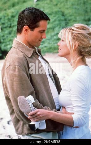 HEATHER LOCKLEAR und ROB ESTES in MELROSE PLACE (1992), Regie: ANSON WILLIAMS, RICHARD LANG und CHARLES CORRELL. Kredit: FOX FERNSEHAPPARAT NETZ/RECHTSCHREIBUNG FERNSEHEN/Album Stockfoto