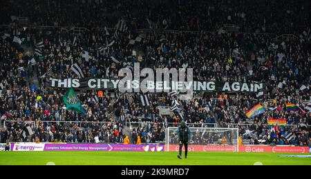 Newcastle, Großbritannien. 29. Oktober 2022. 29.. Oktober 2022; St James Park, Newcastle upon Tyne, England; EPL Premier League Football, Newcastle United gegen Aston Villa: Banner für Newcastle-Fans Credit: Action Plus Sports Images/Alamy Live News Stockfoto