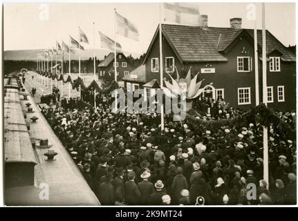 Einweihung Sveg-hede, für den Verkehr eröffnet 9/11 1924-geschlossen 1/2 1966 Station im Jahr 1924 gebaut. Zweistöckiges Stationshaus aus Holz, schräg mit dem Warenmagazin kombiniert. 1937 umgebaut, so dass die ehemalige Wohnwohnung zu einem Warteraum und den alten Warteraum Expeditionsräumen wurde. Stockfoto