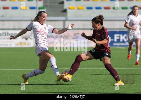 Pomigliano, Italien. 29. Oktober 2022. Ana Lucia Martinez Maldonado (20) Pomigliano Calcio Femminile kontrolliere den Ball während der italienischen Frauenserie Ein Fußballspiel 2022/2023 zwischen Pomigliano Femminile und Milan Femminile am 29. Oktober 2022 im Stadion Comunale in Palma Campania, Italien Credit: Independent Photo Agency/Alamy Live News Stockfoto