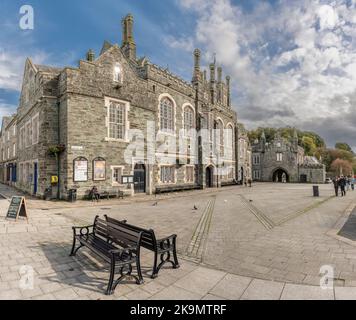 Das Tavistock Town Hall ist ein denkmalgeschütztes Gebäude am Bedford Square, Tavistock, Devon. Es wurde von Francis Russell, 7. Herzog von Bedford, AS, beauftragt Stockfoto