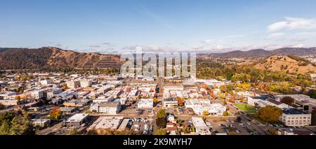 Roseburg, Oregon, USA. Stadt im Süden von Oregon, Luftpanorama Stockfoto