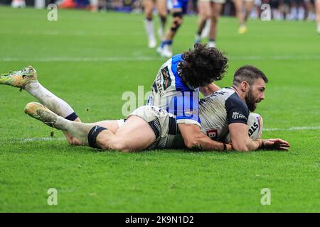 Andy Ackers aus England versucht es beim Rugby League World Cup 2021 Spiel England gegen Griechenland in der Bramall Lane, Sheffield, Großbritannien, 29.. Oktober 2022 (Foto von Mark Cosgrove/Nachrichtenbilder) Stockfoto