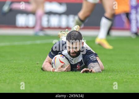 Sheffield, Großbritannien. 29. Oktober 2022. Andy Ackers aus England versucht es beim Rugby League World Cup 2021 Spiel England gegen Griechenland in der Bramall Lane, Sheffield, Großbritannien, 29.. Oktober 2022 (Foto von Mark Cosgrove/News Images) in Sheffield, Großbritannien am 10/29/2022. (Foto von Mark Cosgrove/News Images/Sipa USA) Quelle: SIPA USA/Alamy Live News Stockfoto