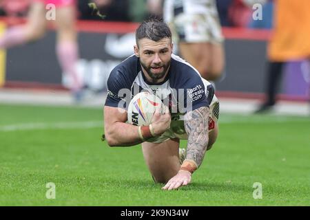 Sheffield, Großbritannien. 29. Oktober 2022. Andy Ackers aus England versucht es beim Rugby League World Cup 2021 Spiel England gegen Griechenland in der Bramall Lane, Sheffield, Großbritannien, 29.. Oktober 2022 (Foto von Mark Cosgrove/News Images) in Sheffield, Großbritannien am 10/29/2022. (Foto von Mark Cosgrove/News Images/Sipa USA) Quelle: SIPA USA/Alamy Live News Stockfoto