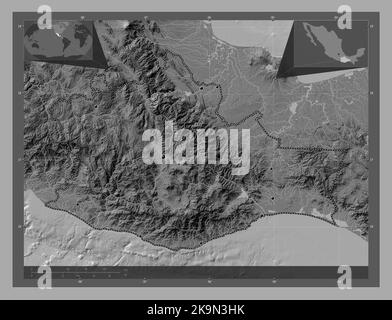 Oaxaca, Bundesstaat Mexiko. Bilevel-Höhenkarte mit Seen und Flüssen. Standorte der wichtigsten Städte der Region. Karten für zusätzliche Eckposition Stockfoto