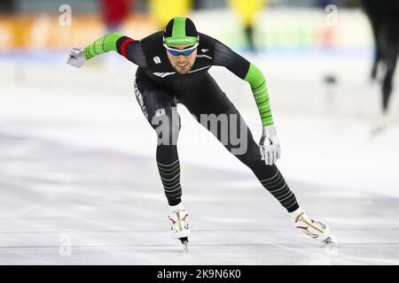 2022-10-29 17:21:32 Heerenveen - Patrick Roest in Aktion in den 1500 Metern während des WM-Qualifying-Turniers in Thialf. ANP VINCENT JANNINK niederlande Out - belgien Out Stockfoto