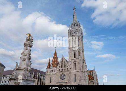 Matthias Kirche und Heilige Dreifaltigkeit Säule - Budapest, Ungarn Stockfoto